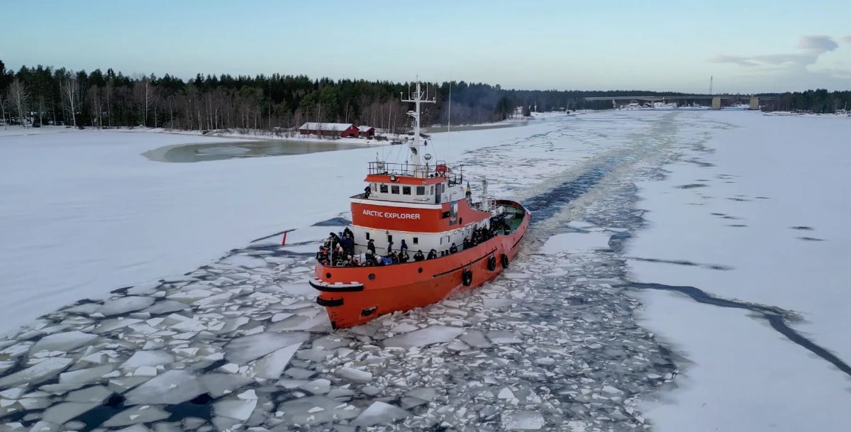 Arctic Explorer icebreaker cruise